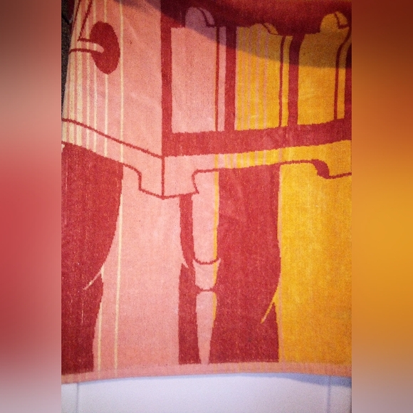 Organ Grinder Bath Towel Large 64x30 1/2 Christmas Gift - Picture 3 of 9